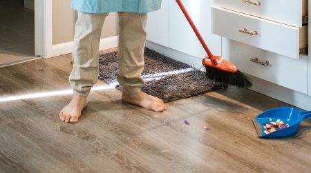 Kakšen je najboljši način za čiščenje laminata in vinila?