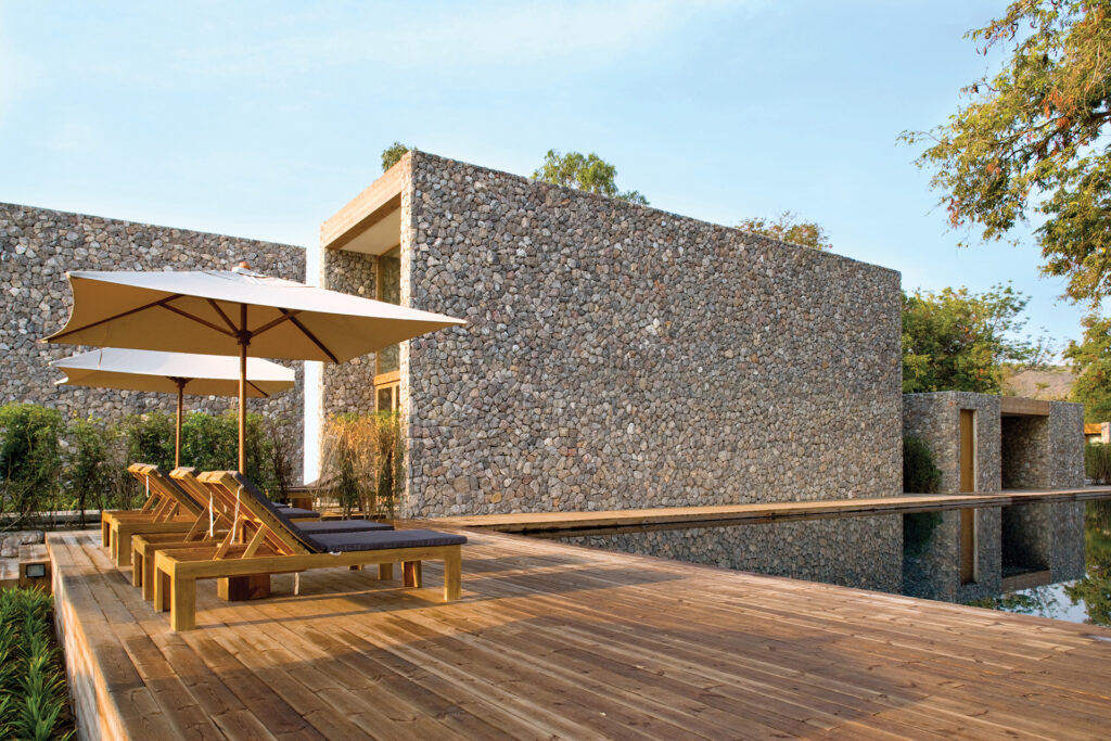 Navodila za čiščenje in vzdrževanje lesenih in kompozitnih zunanjih talnih oblog